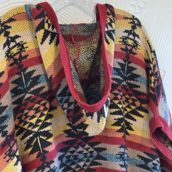 American Eagle Women's Hooded Southwest Open Blanket Poncho Sweater SZ L/XL - Picture 7 of 12